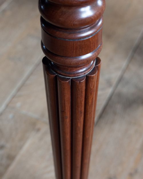 REGENCY MAHOGANY DINING TABLE - ADDITIONAL PHOTO 5