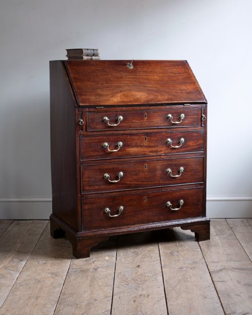 small george iii mahogany bureau - CATEGORY: ANTIQUE BUREAU - DATED 18TH CENTURY