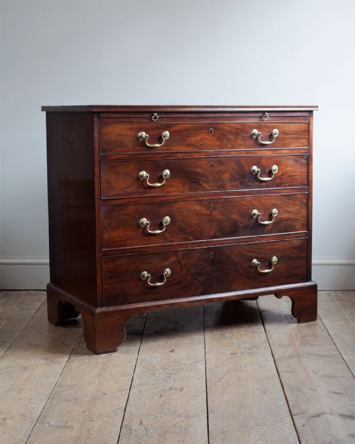 george iii mahogany chest of drawers in good original condition - CATEGORY: ANTIQUE CHEST OF DRAWERS - DATED 18TH CENTURY