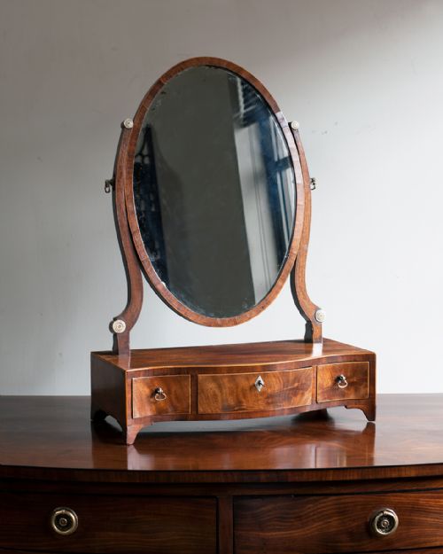 georgian mahogany serpentine toilet mirror - CATEGORY: ANTIQUE MIRRORS - DATED 18TH CENTURY