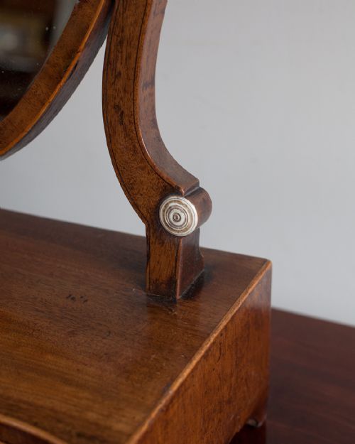 GEORGIAN MAHOGANY SERPENTINE TOILET MIRROR - ADDITIONAL PHOTO 4