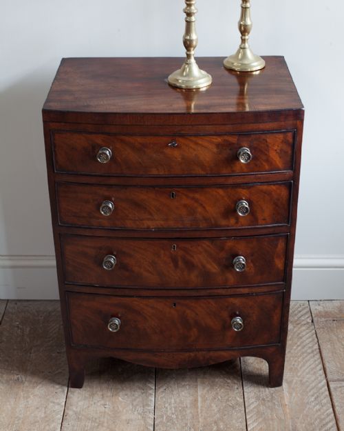 GEORGE III MAHOGANY CHEST OF DRAWERS - ADDITIONAL PHOTO 2