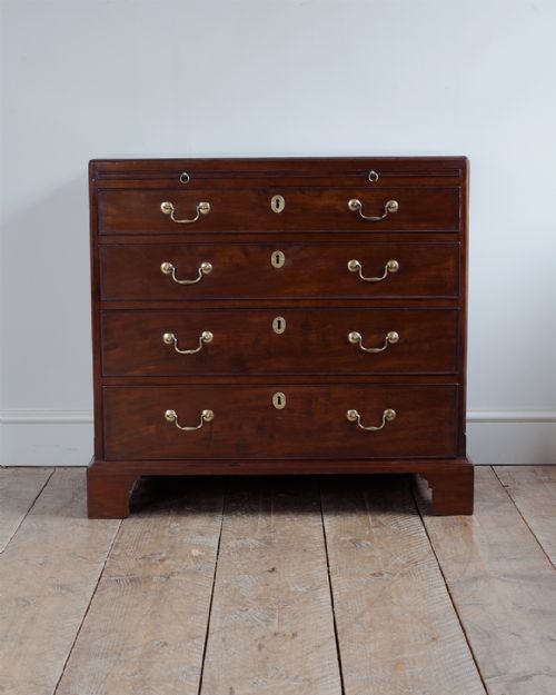 GEORGE III MAHOGANY CHEST OF DRAWERS - ADDITIONAL PHOTO 3