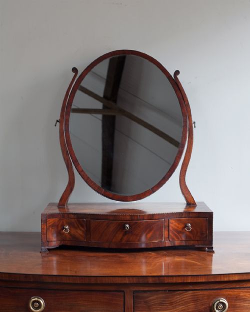 georgian mahogany serpentine toilet mirror - CATEGORY: ANTIQUE MIRRORS - DATED 18TH CENTURY