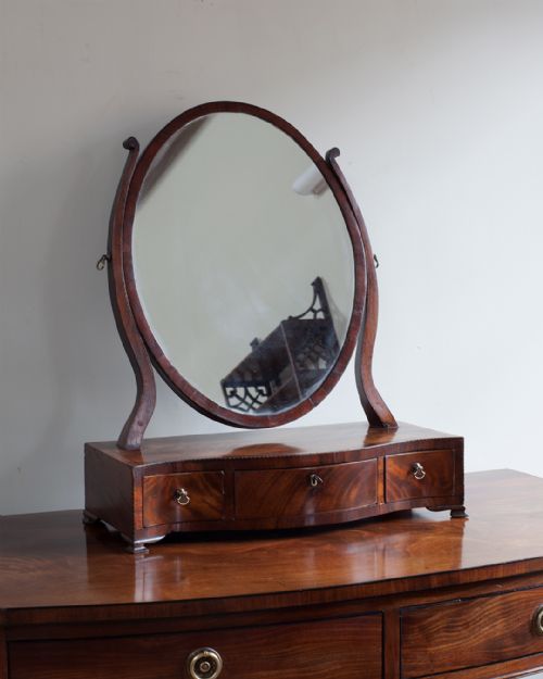 GEORGIAN MAHOGANY SERPENTINE TOILET MIRROR - ADDITIONAL PHOTO 1