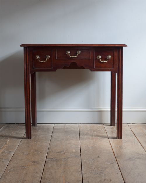 GEORGIAN MAHOGANY LOWBOY - ADDITIONAL PHOTO 1