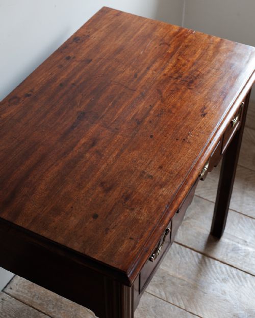 GEORGIAN MAHOGANY LOWBOY - ADDITIONAL PHOTO 3
