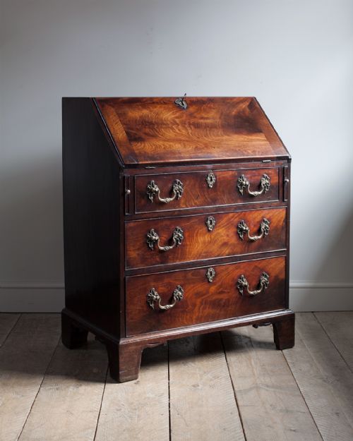 george iii mahogany bureau - CATEGORY: ANTIQUE BUREAU - DATED 18TH CENTURY
