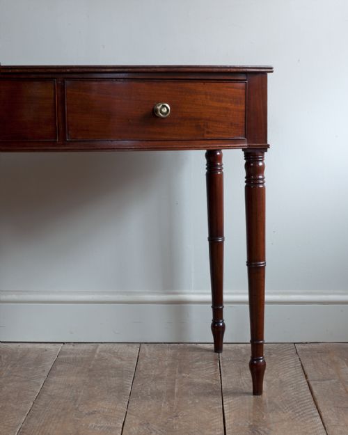 REGENCY MAHOGANY BOWFRONT SIDE TABLE - ADDITIONAL PHOTO 3