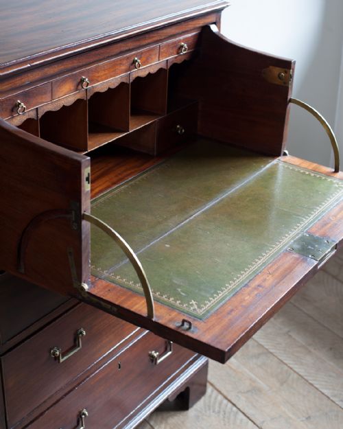 GEORGE III MAHOGANY SECRETAIRE CHEST OF DRAWERS - ADDITIONAL PHOTO 5