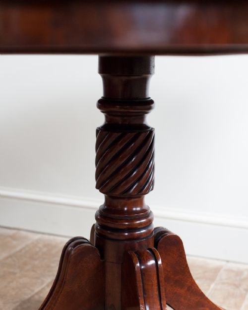 REGENCY MAHOGANY CENTRE TABLE - ADDITIONAL PHOTO 6
