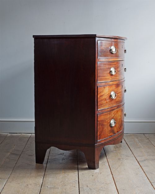 GEORGE IV MAHOGANY BOWFRONT CHEST OF DRAWERS - ADDITIONAL PHOTO 4