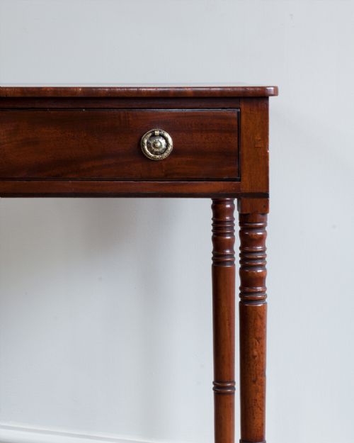 SMALL REGENCY MAHOGANY SIDE TABLE - ADDITIONAL PHOTO 2