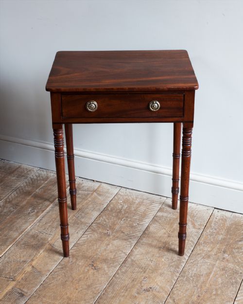 SMALL REGENCY MAHOGANY SIDE TABLE - ADDITIONAL PHOTO 3