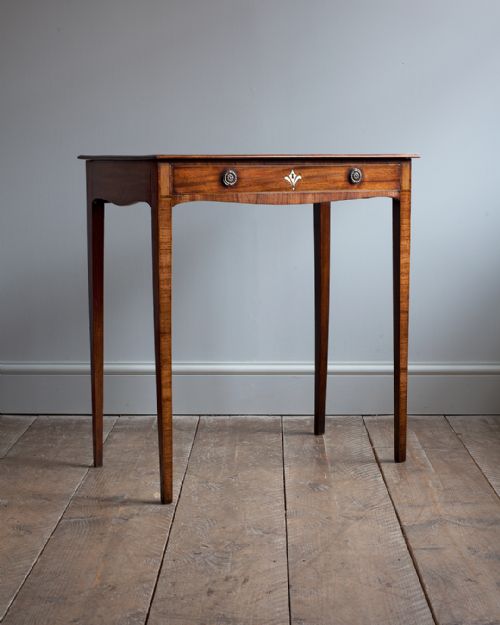 georgian mahogany side table - CATEGORY: ANTIQUE TABLES - DATED 19TH CENTURY