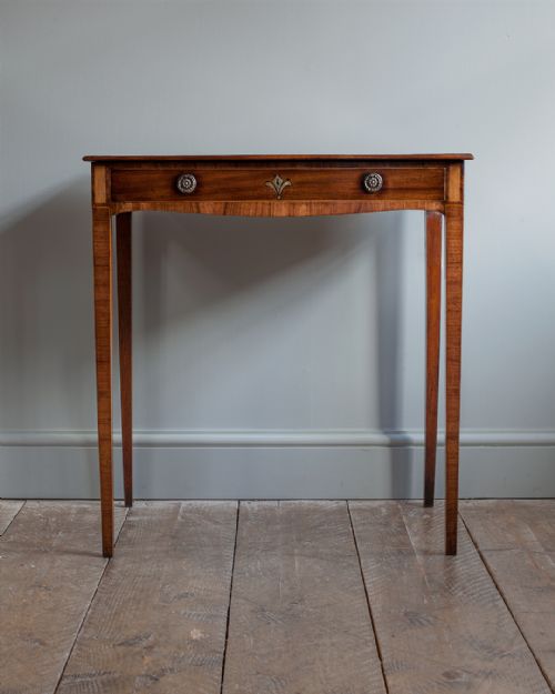 GEORGIAN MAHOGANY SIDE TABLE - ADDITIONAL PHOTO 1