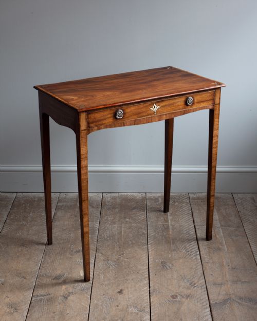 GEORGIAN MAHOGANY SIDE TABLE - ADDITIONAL PHOTO 2