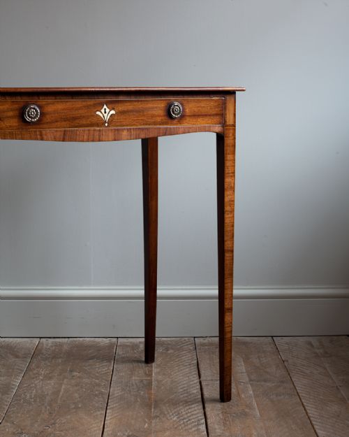 GEORGIAN MAHOGANY SIDE TABLE - ADDITIONAL PHOTO 3