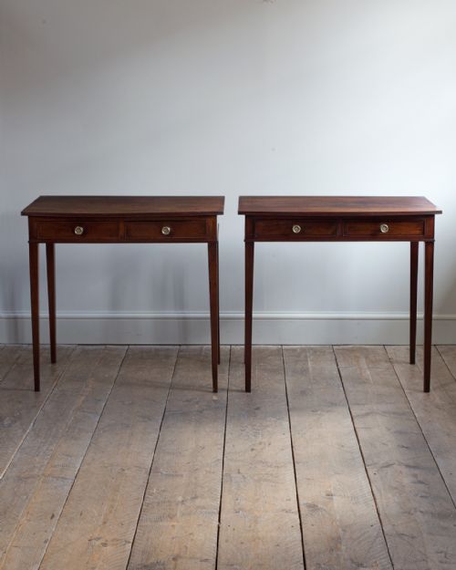 GEORGIAN MAHOGANY BOWFRONT SIDE TABLES - ADDITIONAL PHOTO 1