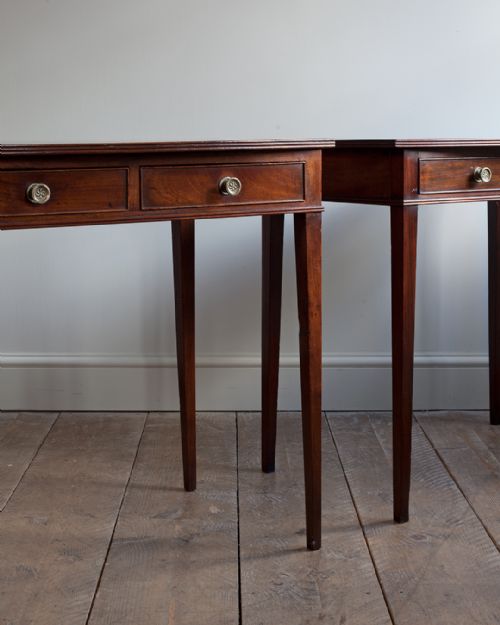 GEORGIAN MAHOGANY BOWFRONT SIDE TABLES - ADDITIONAL PHOTO 4