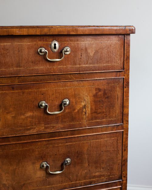 GEORGE II WALNUT CHEST OF DRAWERS - ADDITIONAL PHOTO 6