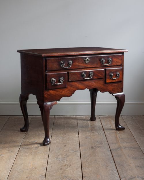 fine quality georgian mahogany lowboy - CATEGORY: ANTIQUE FURNITURE - DATED 18TH CENTURY