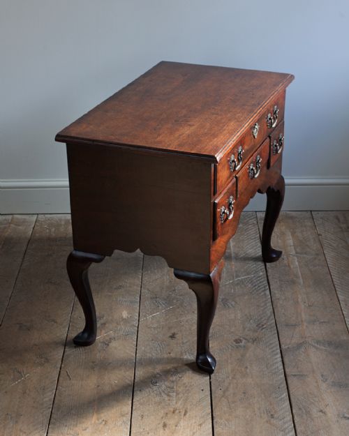 FINE QUALITY GEORGIAN MAHOGANY LOWBOY - ADDITIONAL PHOTO 2