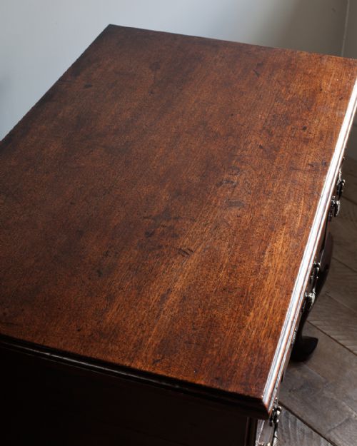 FINE QUALITY GEORGIAN MAHOGANY LOWBOY - ADDITIONAL PHOTO 3