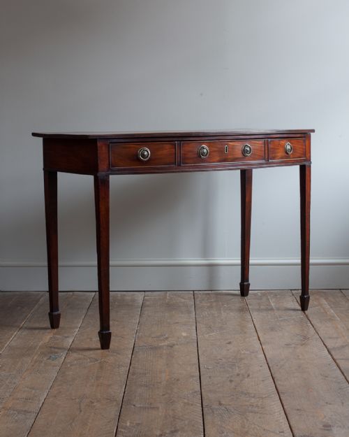 george iii mahogany bowfront side table - CATEGORY: ANTIQUE TABLES - DATED 19TH CENTURY