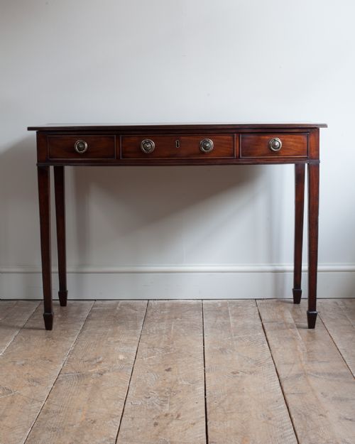 GEORGE III MAHOGANY BOWFRONT SIDE TABLE - ADDITIONAL PHOTO 1