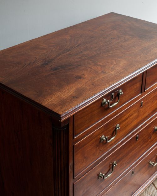 GEORGE III MAHOGANY CHEST OF DRAWERS - ADDITIONAL PHOTO 2