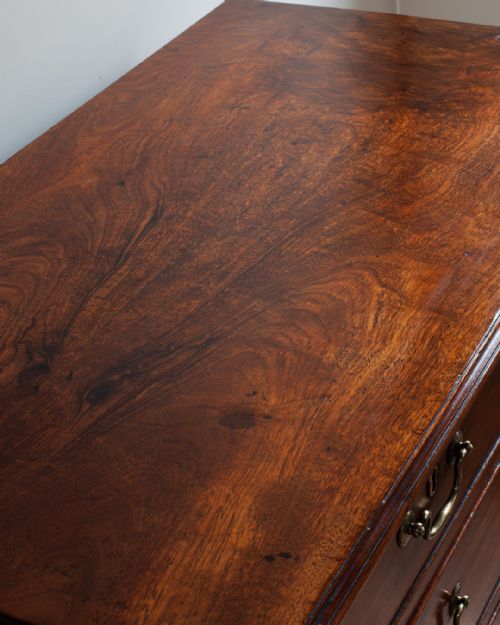 GEORGE III MAHOGANY CHEST OF DRAWERS - ADDITIONAL PHOTO 3