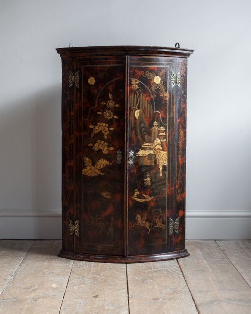 18th century lacquered chinoiserie corner cupboard - CATEGORY: ANTIQUE CUPBOARDS - DATED 18TH CENTURY