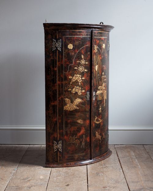 18TH CENTURY LACQUERED CHINOISERIE CORNER CUPBOARD - ADDITIONAL PHOTO 3