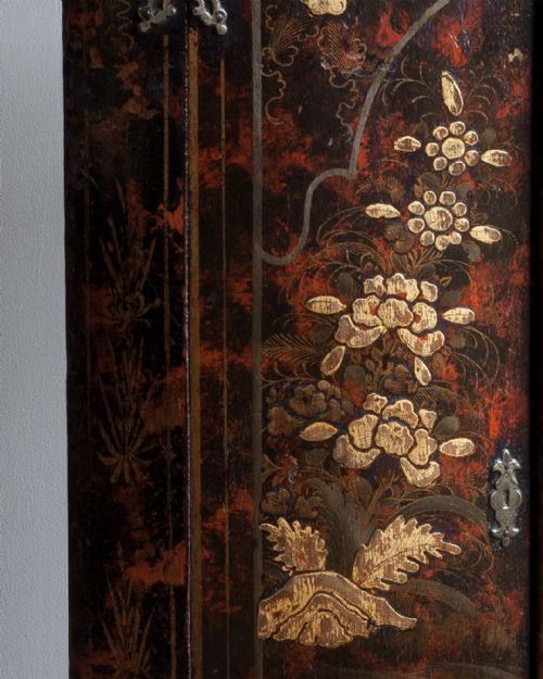 18TH CENTURY LACQUERED CHINOISERIE CORNER CUPBOARD - ADDITIONAL PHOTO 4