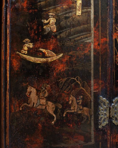 18TH CENTURY LACQUERED CHINOISERIE CORNER CUPBOARD - ADDITIONAL PHOTO 5