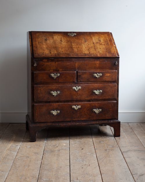 GEORGE II WALNUT BUREAU OF LOVELY COLOUR AND PATINA - ADDITIONAL PHOTO 2