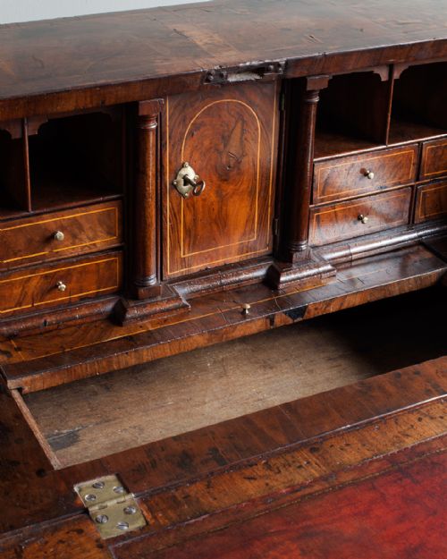 GEORGE II WALNUT BUREAU OF LOVELY COLOUR AND PATINA - ADDITIONAL PHOTO 6