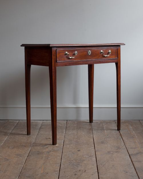 george iii mahogany side table - CATEGORY: ANTIQUE TABLES - DATED 18TH CENTURY