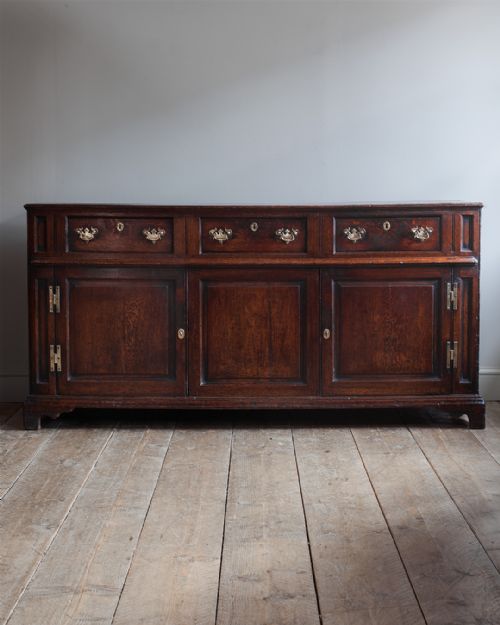 18TH CENTURY OAK DRESSER BASE - ADDITIONAL PHOTO 1