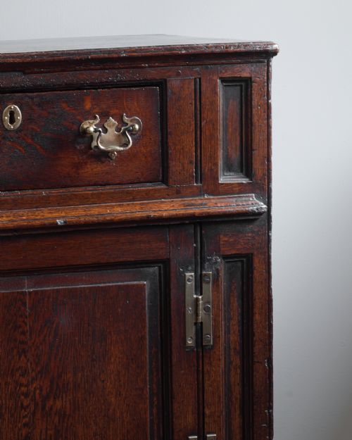 18TH CENTURY OAK DRESSER BASE - ADDITIONAL PHOTO 3