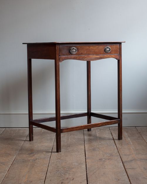 georgian mahogany side table - CATEGORY: ANTIQUE TABLES - DATED 18TH CENTURY