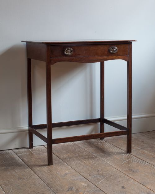GEORGIAN MAHOGANY SIDE TABLE - ADDITIONAL PHOTO 2