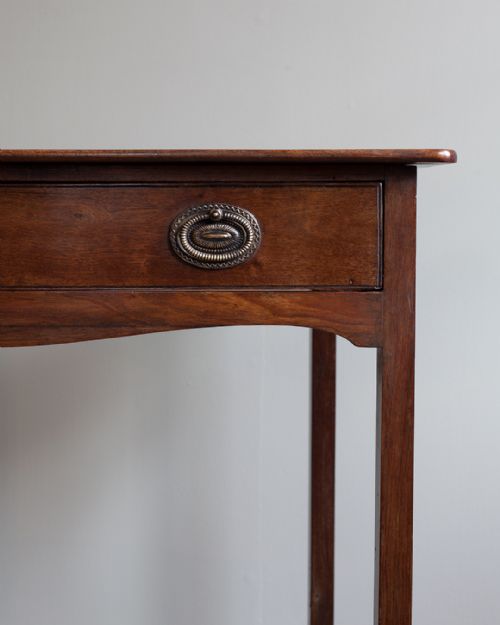GEORGIAN MAHOGANY SIDE TABLE - ADDITIONAL PHOTO 5