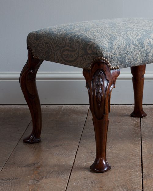 ATTRACTIVE 19TH CENTURY WALNUT STOOL - ADDITIONAL PHOTO 2