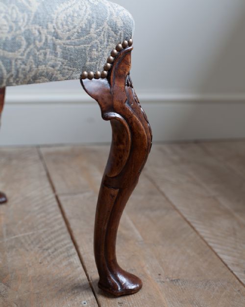 ATTRACTIVE 19TH CENTURY WALNUT STOOL - ADDITIONAL PHOTO 3