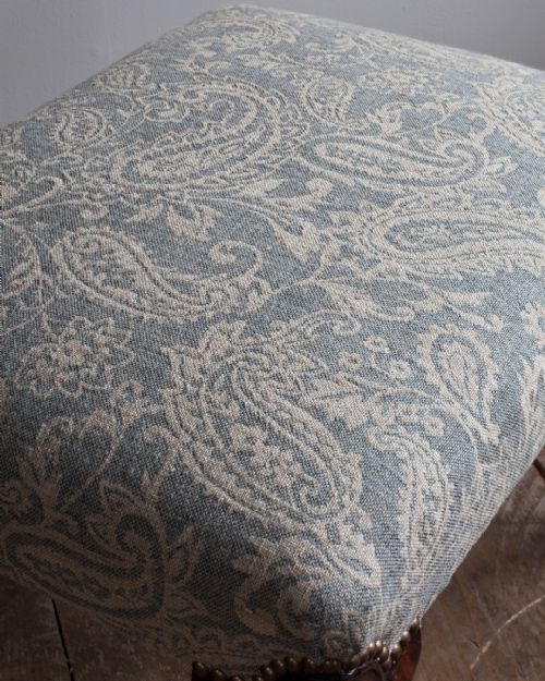 ATTRACTIVE 19TH CENTURY WALNUT STOOL - ADDITIONAL PHOTO 6