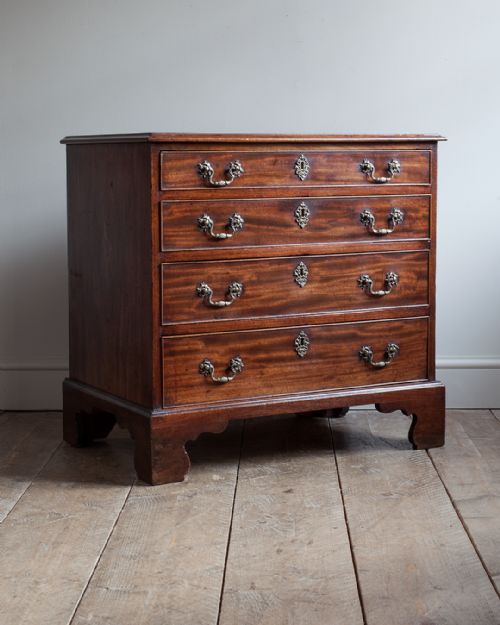 good quality george iii mahogany chest of drawers - CATEGORY: ANTIQUE CHEST OF DRAWERS - DATED GEORGIAN