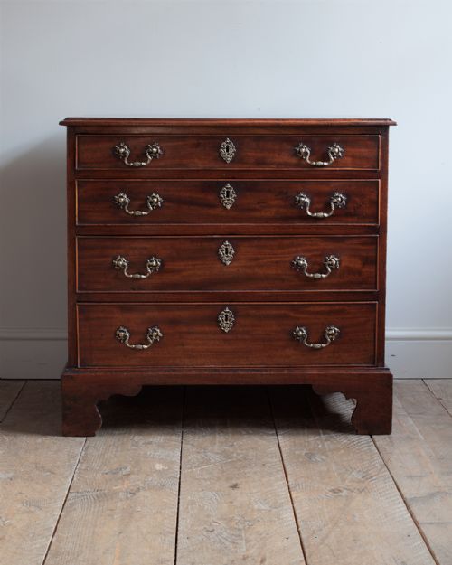 GOOD QUALITY GEORGE III MAHOGANY CHEST OF DRAWERS - ADDITIONAL PHOTO 1