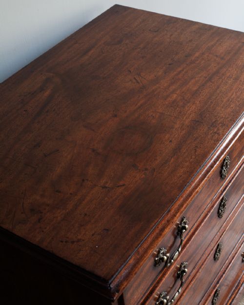 GOOD QUALITY GEORGE III MAHOGANY CHEST OF DRAWERS - ADDITIONAL PHOTO 4